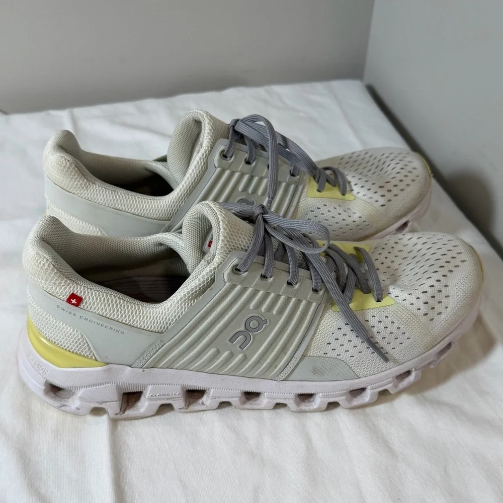 On Running On Cloud Women's 10 Cloudswift Cream and Yellow Sneakers
